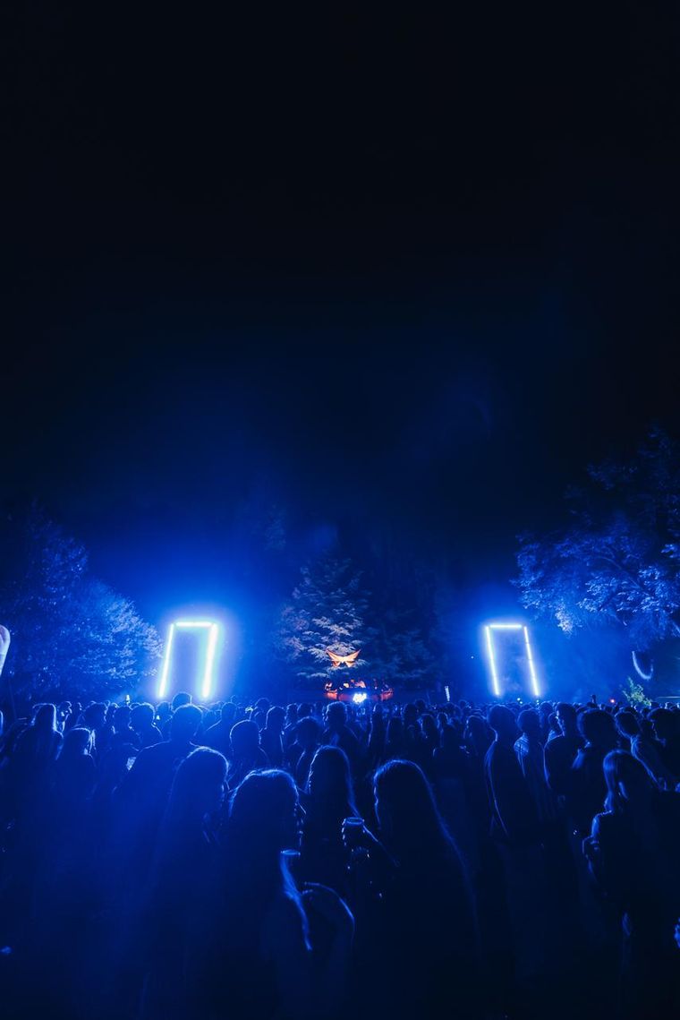 Seguridad, entradas digitales y dos pistas en simultáneo: el desafío de producir una fiesta de Navidad en Mendoza para un público cada vez más exigente. Seguridad, entradas digitales y dos pistas en simultáneo: el desafío de producir una fiesta de Navidad en Mendoza para un público cada vez más exigente.