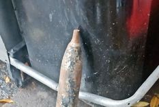 Una ciudadana peruana de 56 años fue detenida en el marco de una investigación que la vincula con el hallazgo de un artefacto explosivo abandonado cerca de la sede de APTRA. Foto: X