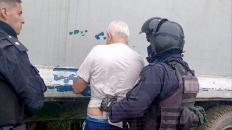 El hombre en el momento de ser detenido Foto: El Progreso