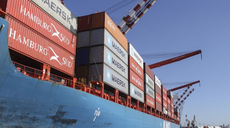 Volvió a crecer la deuda por importaciones Foto: NA