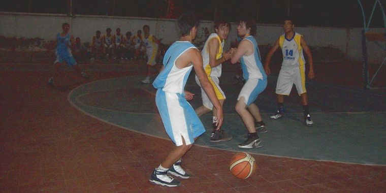 El talentoso base de la Academia manejó los hilos de su equipo. Foto: Mediamza.com