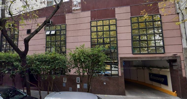 La víctima fue asistida por personal del SAME y trasladada al hospital Rivadavia.  Foto: Google Maps