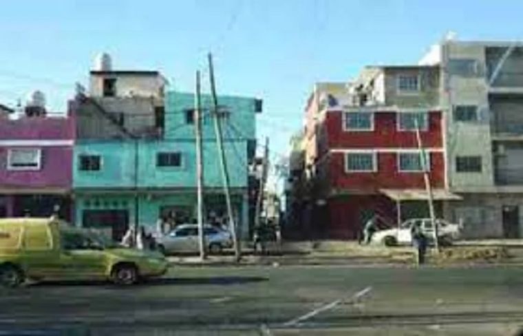 Un subcomisario recibió un balazo en el cuello, fue operado y su pronóstico es reservado. Foto: NA