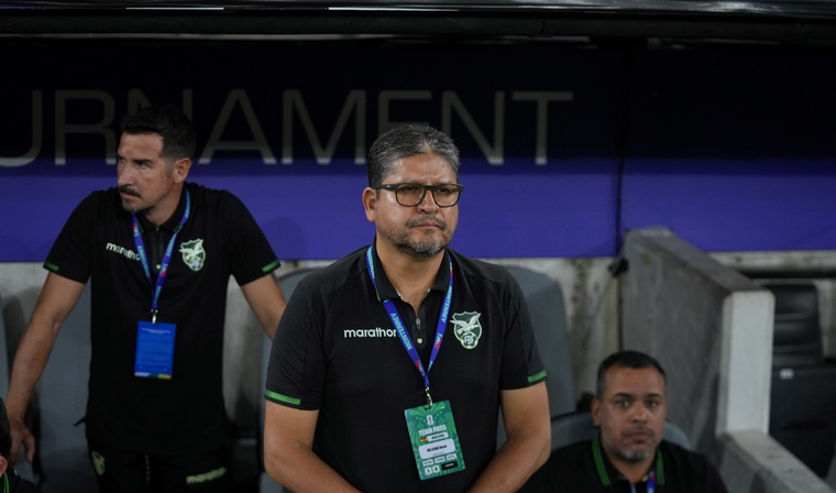Oscar Villegas, el DT de Bolivia, se quedó a las puertas de un hito histórico. Oscar Villegas, el DT de Bolivia, se quedó a las puertas de un hito histórico.