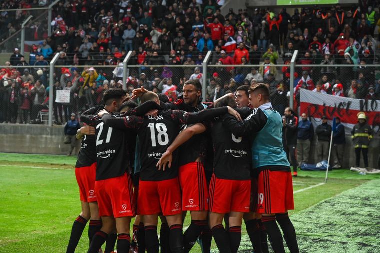 River y Ciudad de Bolívar se enfrentan en Villa Mercedes por los 32avos de final, en un partido a todo o nada. River y Ciudad de Bolívar se enfrentan en Villa Mercedes por los 32avos de final, en un partido a todo o nada.