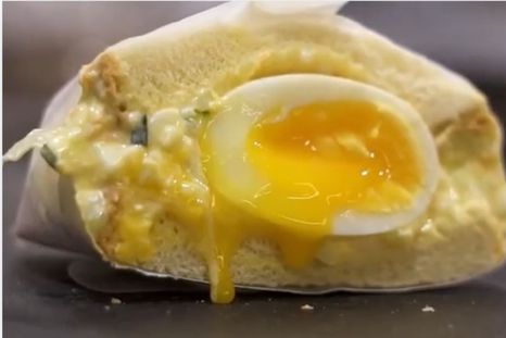 Cómo preparar el mejor sándwich de huevo de tu vida. Los detalles en la nota.