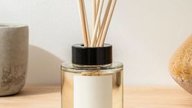 Aromatizá tu hogar: paso a paso para hacer un difusor de ambientes casero Foto: Freepik