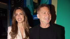 Mirá los looks de Rocío Robles y Adrián Suar. Mirá los looks de Rocío Robles y Adrián Suar.