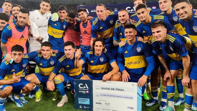 Boca, con el cheque que Rojo regaló Foto: @Copa_Argentina