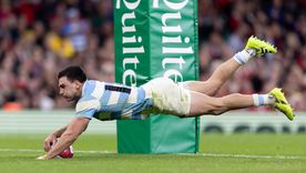 Gerónimo Prisciantelli anota uno de los tries del equipo argentino. Gerónimo Prisciantelli anota uno de los tries del equipo argentino.