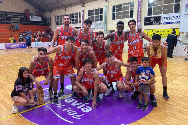 Buen triunfo del Naranja. Foto: Prensa Rivadavia