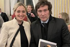 la concejal libertaria que aporta la dieta a la iglesia y trabaja ademas en el sector privado