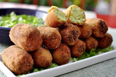 Admira estas sabrosas croquetas ¡comienzas con una y no puedes dejar de comerlas!