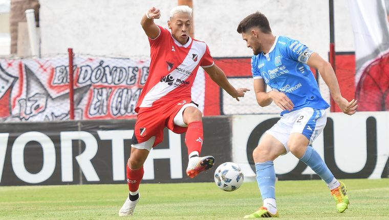 El delantero convirtió el histórico tanto que pone a Maipú a 90 minutos del ascenso. Foto: Télam