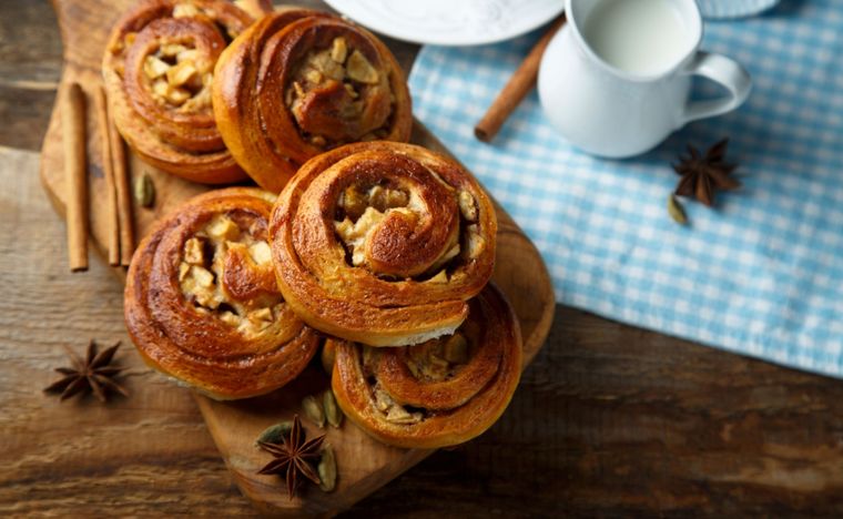 Rollos de manzana y canela Una receta simple y deliciosa en minutos. Foto: Shutterstock