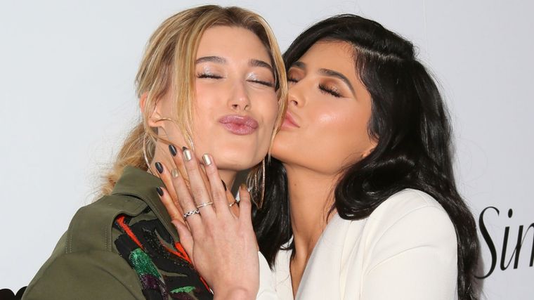 Kylie Jenner y Hailey Bieber Señaladas. Foto: Fuente: Imagen @gettyimages