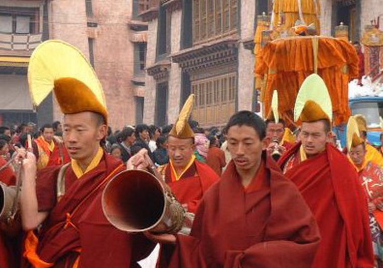 Las nuevas tecnologías permiten a los monjes tibetanos difundir su malestar. Foto: Gentileza / El País