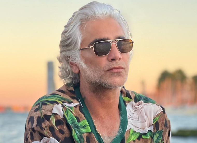 La familia de Vicente Fernández armó un bellísimo altar en su honor para el Día de Muertos.