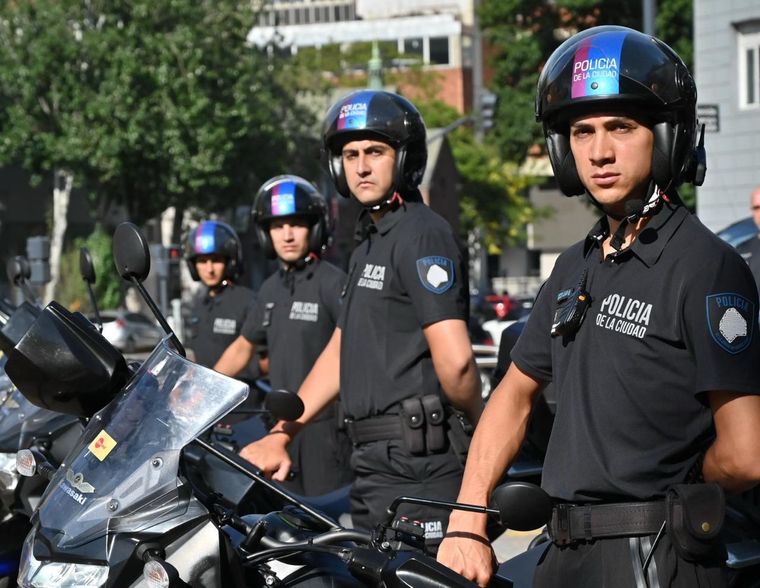 Estos son los nuevos uniformes de la Policía de la Ciudad.