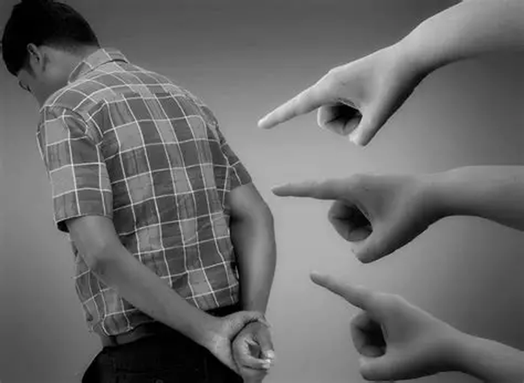 Desde la Legislatura de la Ciudad hemos presentado una reforma del Código Contravencional que establece 20 días de arresto de cumplimiento efectivo Desde la Legislatura de la Ciudad hemos presentado una reforma del Código Contravencional que establece 20 días de arresto de cumplimiento efectivo