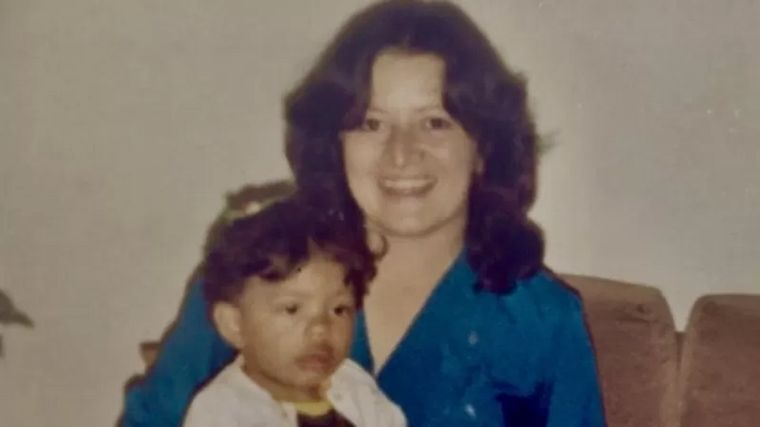 Yamely adoptó a Lourdes en 1980. Foto: ARCHIVO FAMILIAR