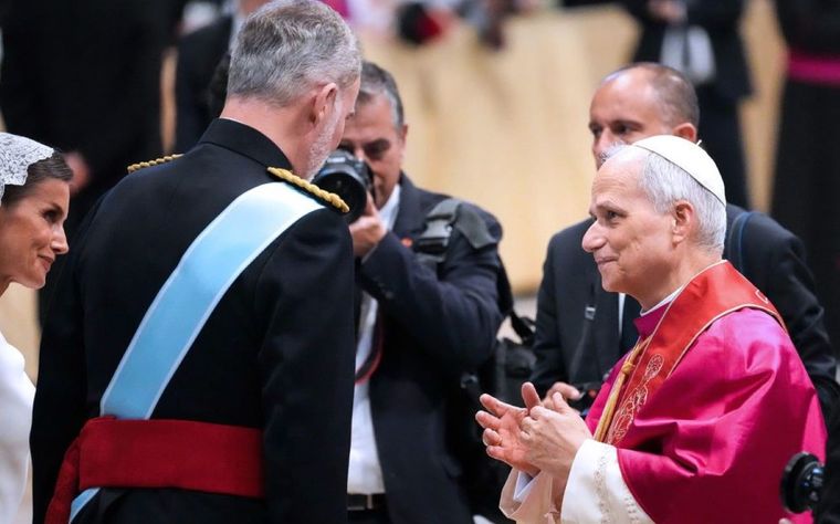 León XIV y los reyes Felipe VI y Letizia Ortiz. Foto Dpa