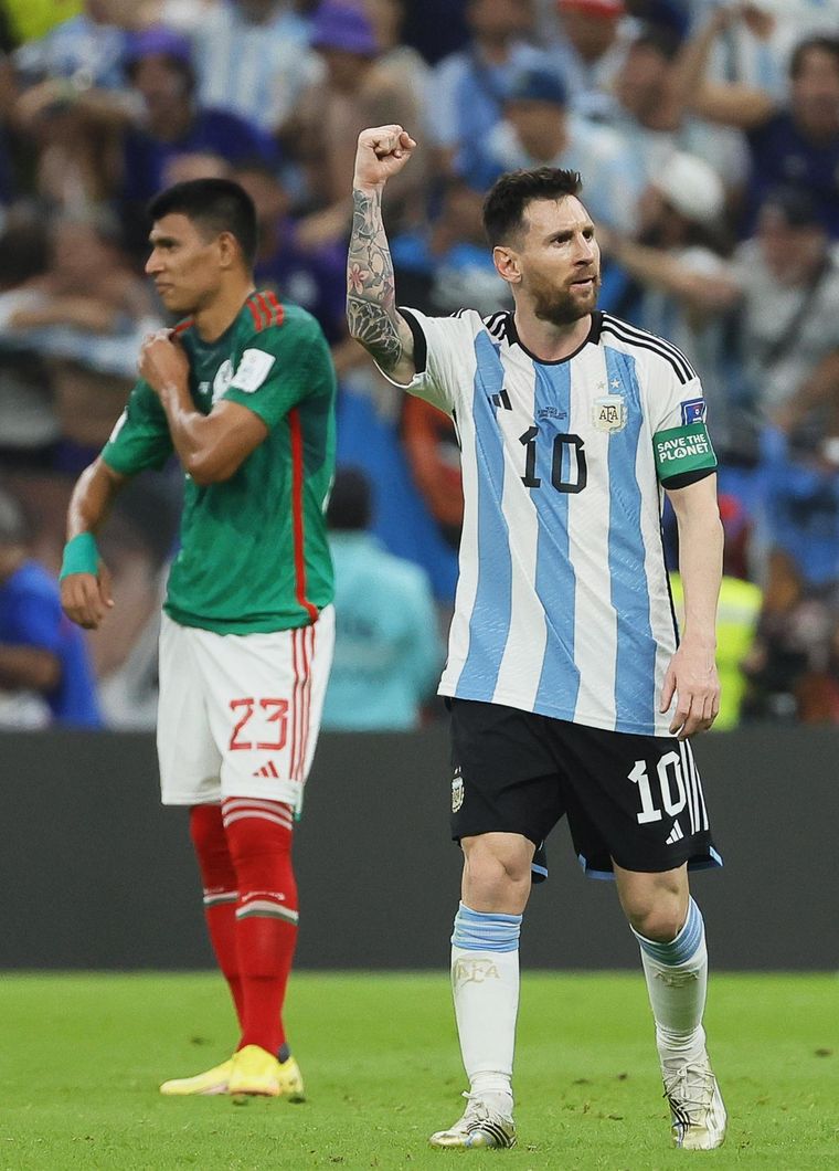 Messi festeja el gol de la victoria parcial. Foto: EFE
