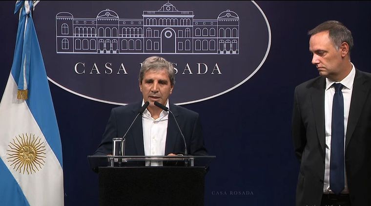 El ministro Caputo logró desactivar la corrida de precios. Foto: Noticias Argentinas