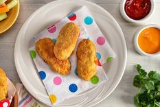 Con una receta fácil y rápida prepararás estos nutritivos bastoncitos de papa y zanahoria. Foto: Shutterstock