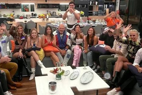 El participante relató el fuerte suceso. El participante relató el fuerte suceso.