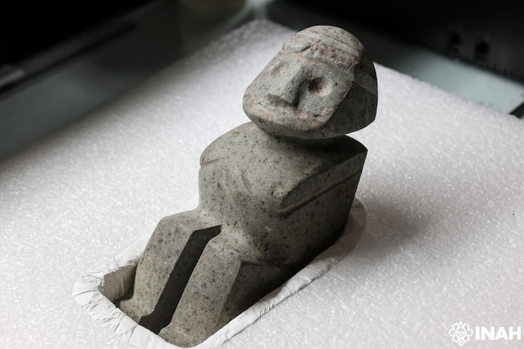 Una de las esculturas de piedra verde halladas en el Templo Mayor forma parte del descubrimiento que permitió reconstruir una gran ceremonia mexica de la época de Moctezuma. Una de las esculturas de piedra verde halladas en el Templo Mayor forma parte del descubrimiento que permitió reconstruir una gran ceremonia mexica de la época de Moctezuma.