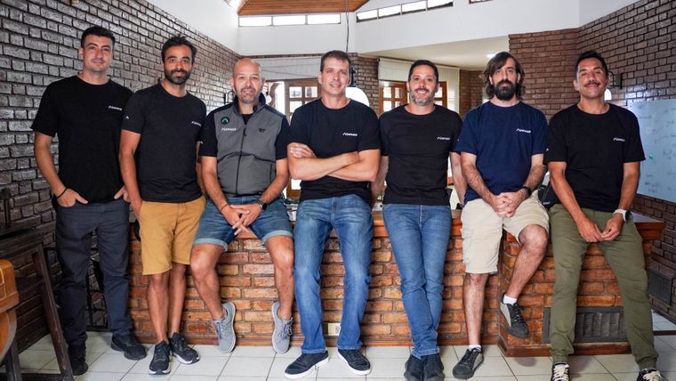 El equipo de InmoUp, el portal de búsqueda de propiedades que en menos de dos años pasó a liderar el negocio inmobiliario en Mendoza. El equipo de InmoUp, el portal de búsqueda de propiedades que en menos de dos años pasó a liderar el negocio inmobiliario en Mendoza.