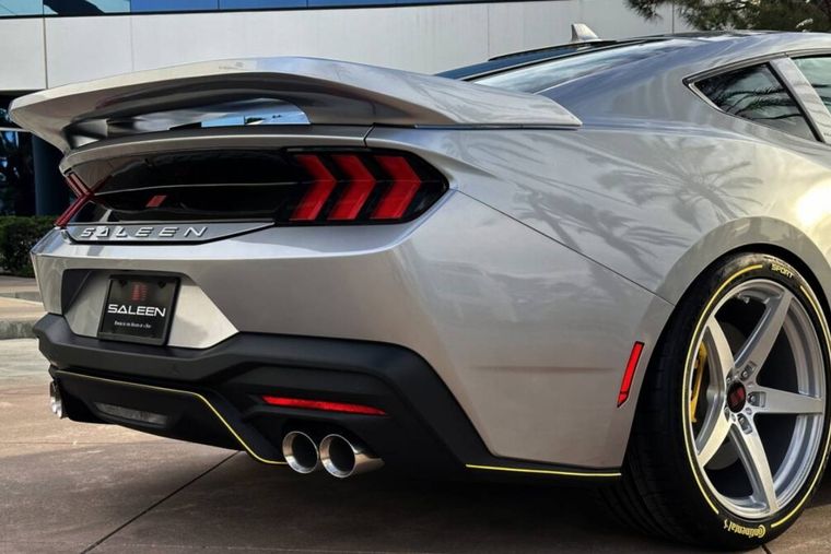 Ford Mustang Saleen 302 White Label