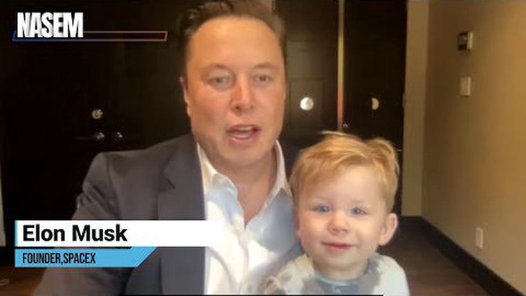 Elon Musk y su hijo X Æ A-Xii. Foto: Daily Advent.