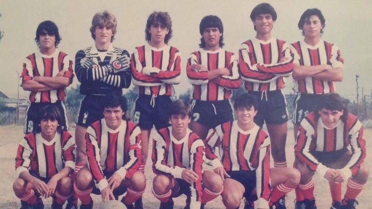 Milei durante su paso por las inferiores de Chacarita. Foto: Archivo