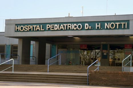 La niña fue derivada al hospital Notti luego de ingerir lavandina. La niña fue derivada al hospital Notti luego de ingerir lavandina.