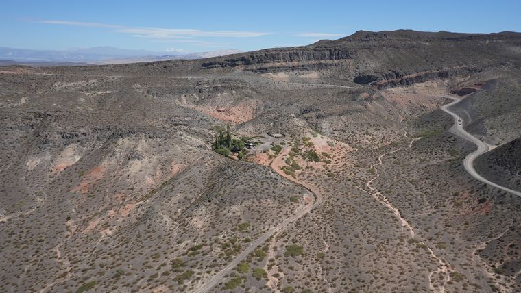 Cañadón Amarilla, la zona donde Quintana-TSB comenzará con las perforaciones. Cañadón Amarilla, la zona donde Quintana-TSB comenzará con las perforaciones.
