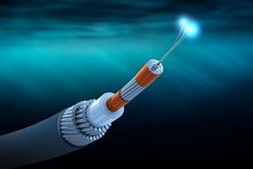 La luz que es transportada en los cables de fibra óptica podría ser clave en la detección temprana de terremotos. Foto: GETTY IMAGES
