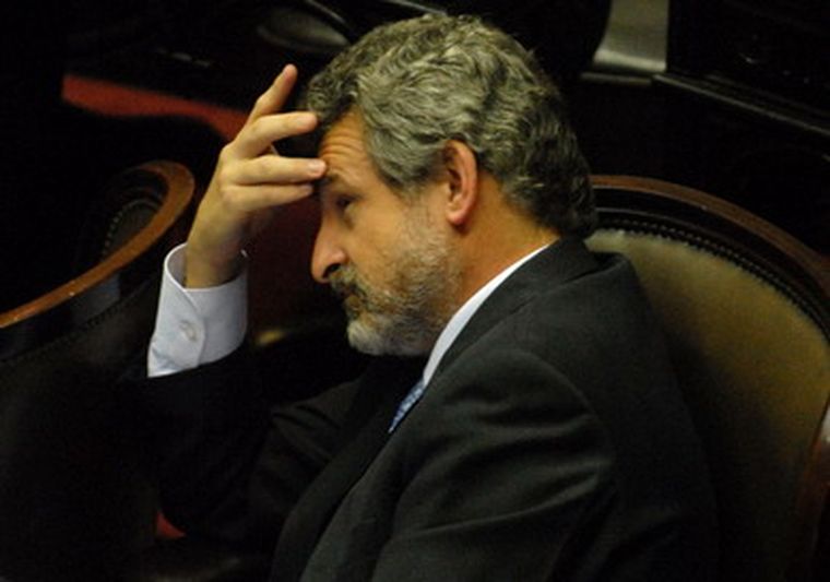 Rossi no quieren que le impongan el liderazgo de Reutemann. Foto: NA