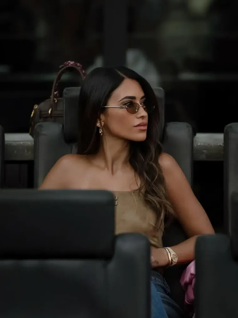 Los lentes mini-ovalados de Antonela Roccuzzo: el accesorio que se volvió furor. Los lentes mini-ovalados de Antonela Roccuzzo: el accesorio que se volvió furor.