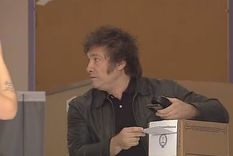 Se confirmó dónde y a qué hora votará Javier Milei el domingo.