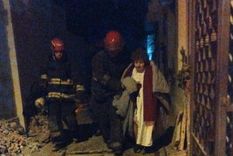 Seis efectivos participaron de los trabajos para extinguir el incendio del geriátrico sufrieron intoxicación por monóxido de carbono. Foto: Policía de Córdoba