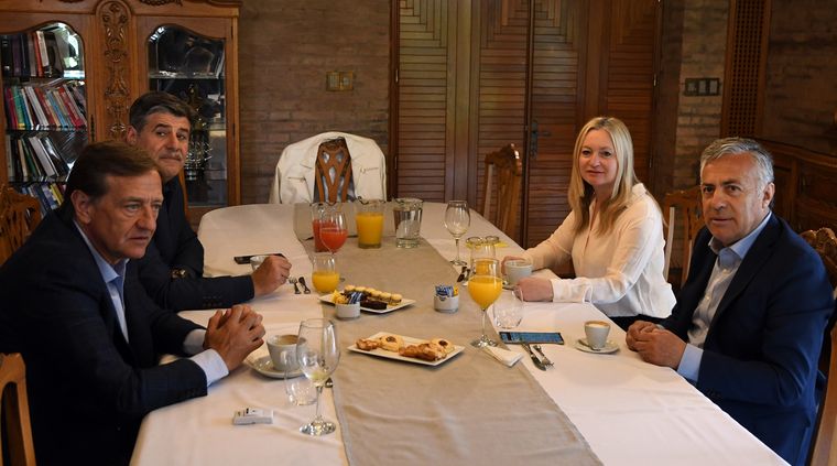 desayuno cornejo suarez casado en residencia (12).JPG