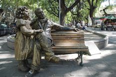 San Martín y Merceditas, inmortalizados en la Alameda mendocina.