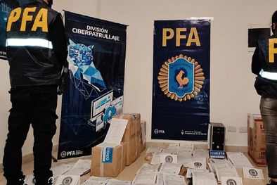 MDZol | Cifras Más de 200 líneas telefónicas de Argentina participaban en los grupos de pedófilos. Foto: Policía Federal.