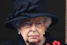 lo uso en el mensaje televisado: el collar de perlas de isabel ii tiene un significado y ¡no lo podras creer!