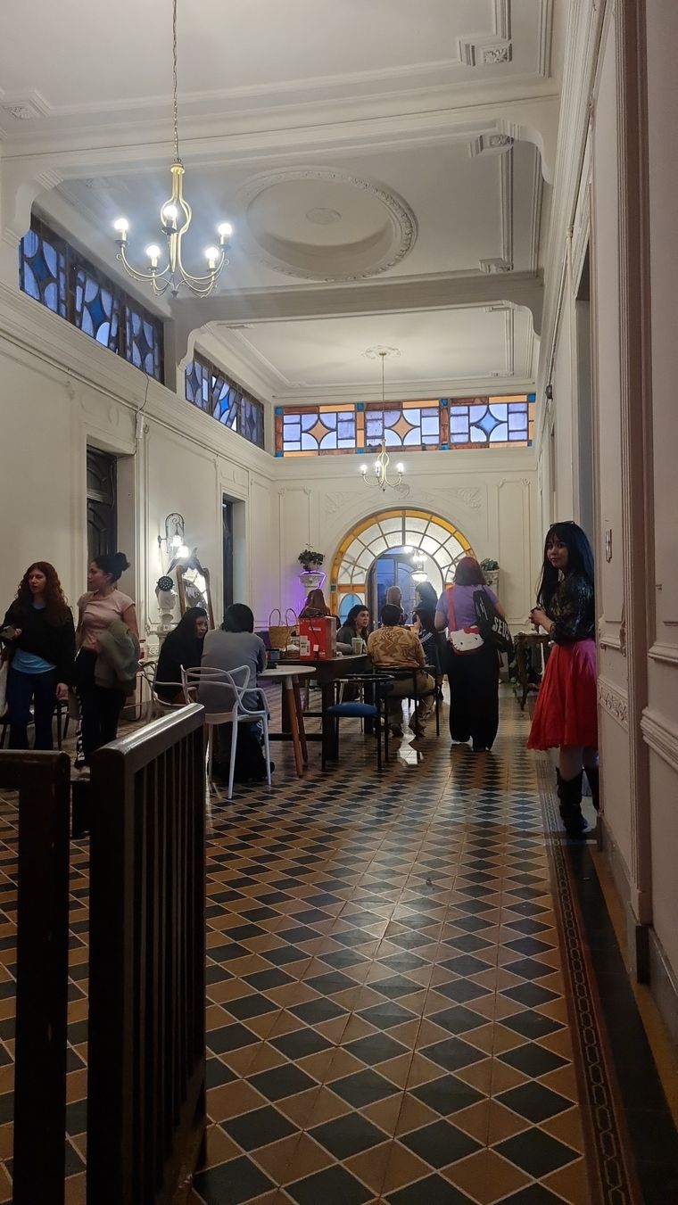 El intercambio de indumentaria fue una de las propuestas de este evento de moda. El intercambio de indumentaria fue una de las propuestas de este evento de moda.