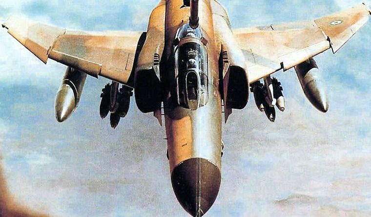 Un F-4E Phantom II de Irán, usado en la guerra contra Israel. Foto Wikipedia