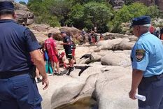Otro turista murió ahogado en Mina Clavero, en el Valle de Traslasierra de Córdoba Foto: Policía de Córdoba Otro turista murió ahogado en Mina Clavero, en el Valle de Traslasierra de Córdoba Foto: Policía de Córdoba