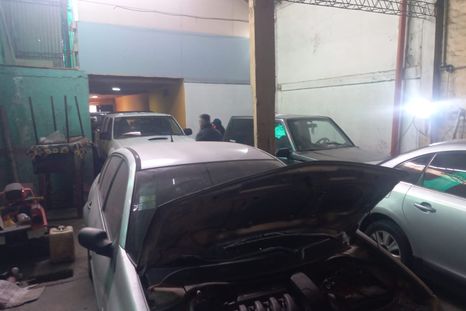 Secuestraron 12 autos y autopartes. Secuestraron 12 autos y autopartes.
